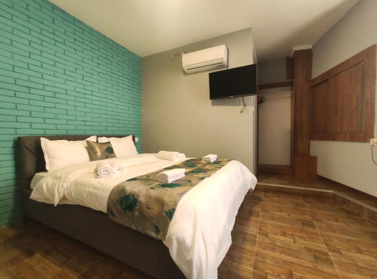 Tbilicity Hotel Тбілісі Екстер'єр фото