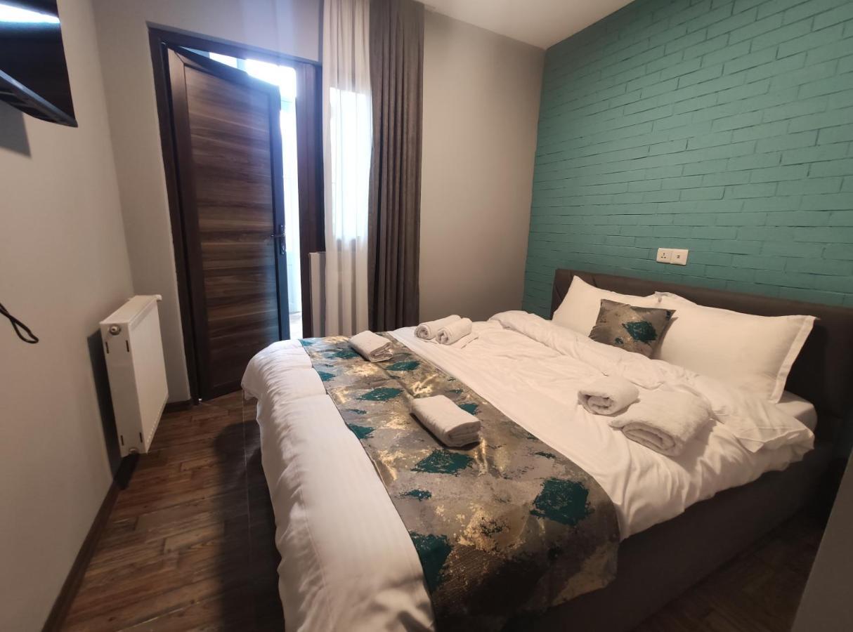 Tbilicity Hotel Тбілісі Екстер'єр фото