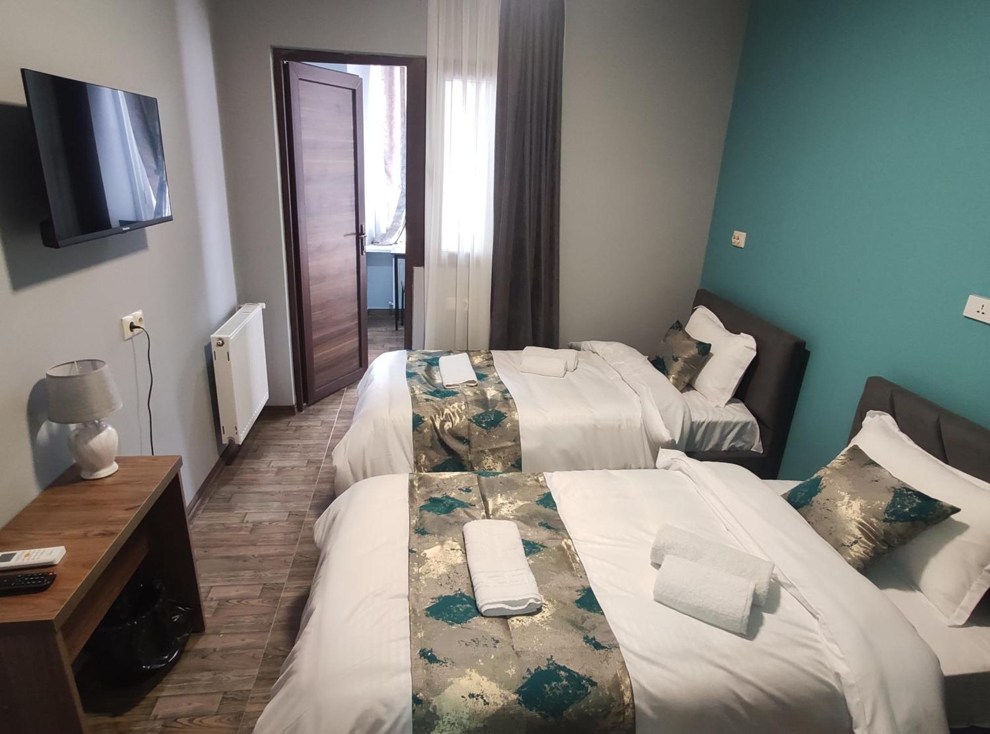 Tbilicity Hotel Тбілісі Екстер'єр фото