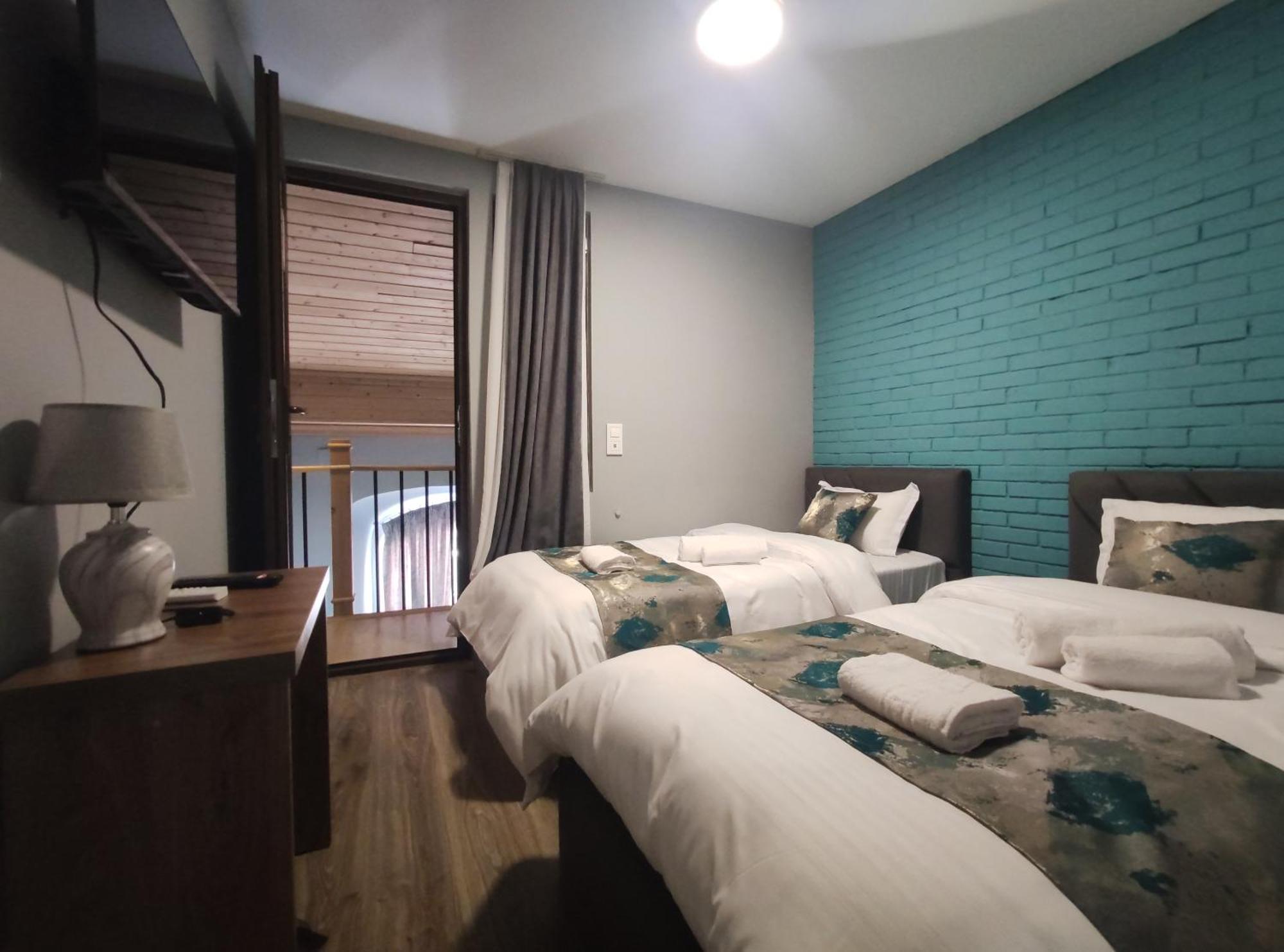 Tbilicity Hotel Тбілісі Екстер'єр фото